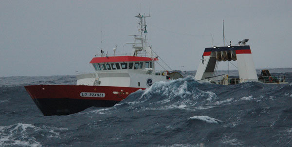 Chalutier Scapêche qui pratique la pêche de grand fond - Photo : Scapêche